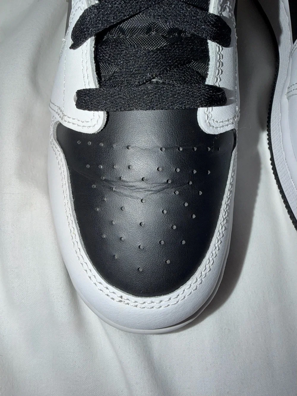 Air Jordan 1 Mid GS White Gold